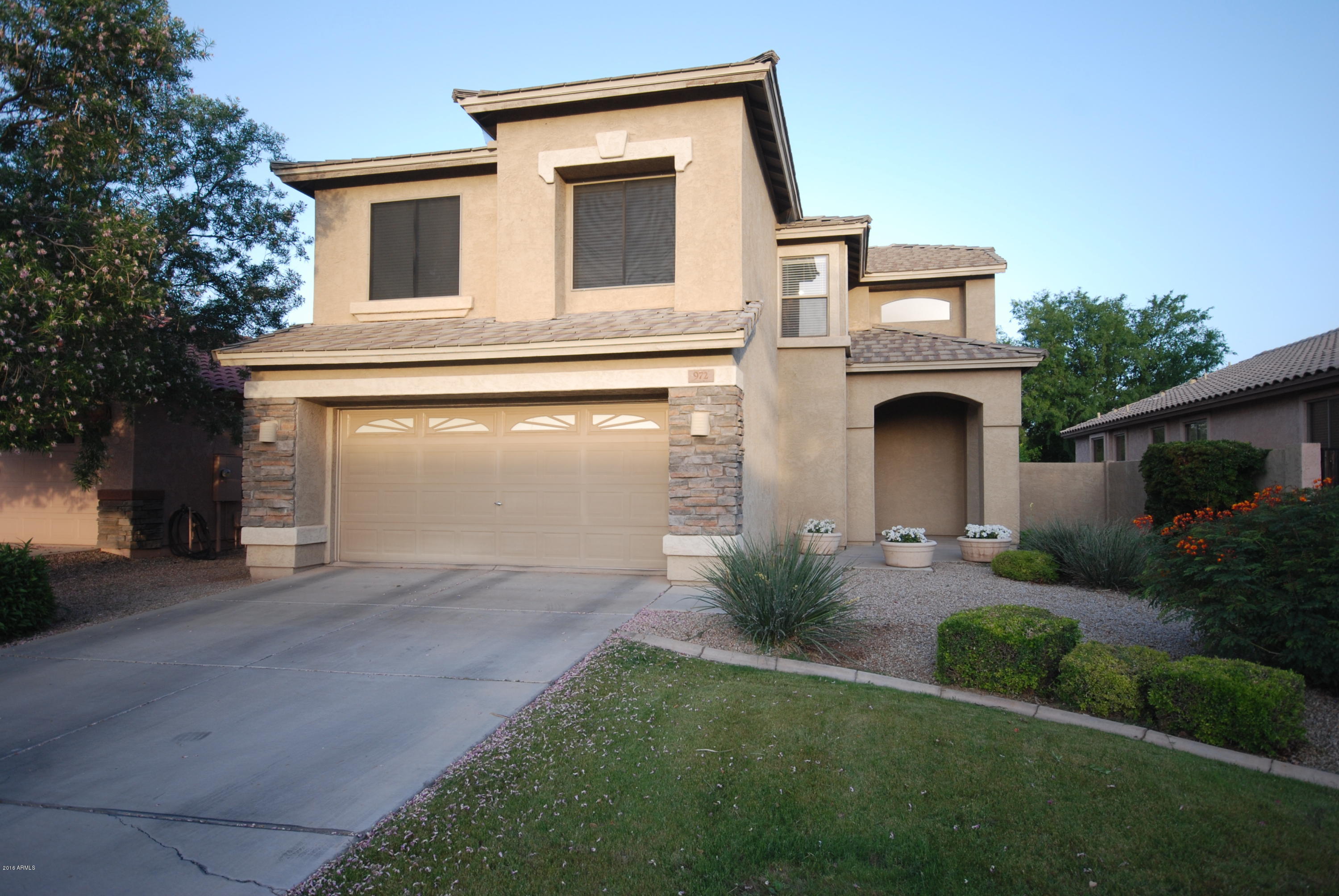 972 South Roca Street Gilbert, AZ 85296 - Photo 3 of 50 DSC_0703