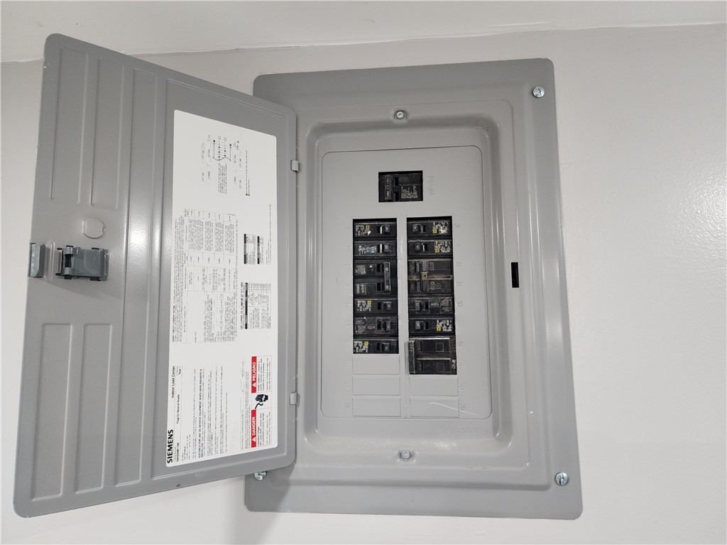 6 Douglas Street Cranston, RI 02910 - Photo 29 of 30