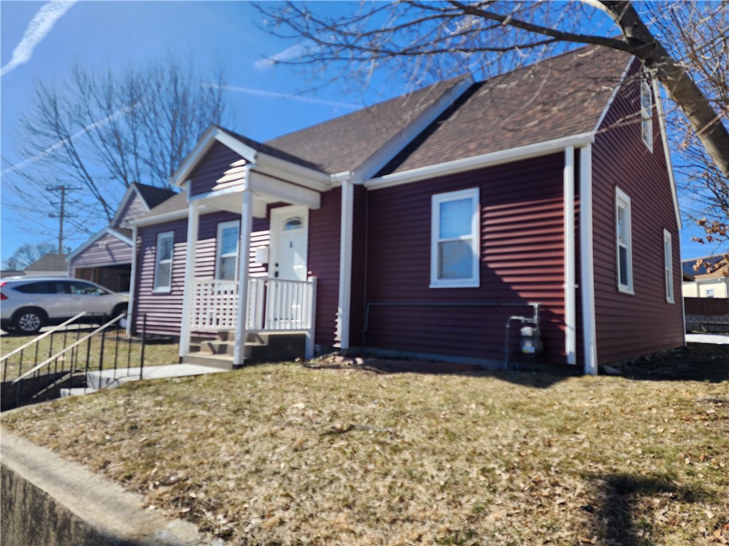 6 Douglas Street Cranston, RI 02910 - Photo 3 of 30