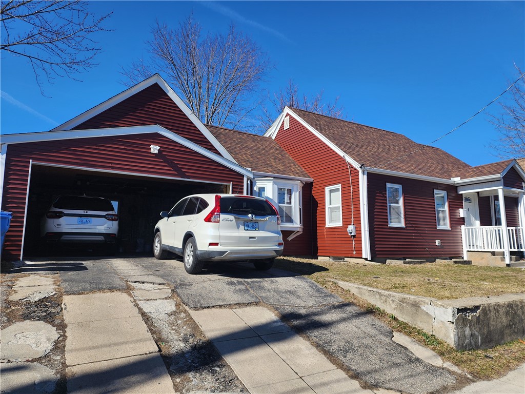 6 Douglas Street Cranston, RI 02910 - Photo 4 of 30