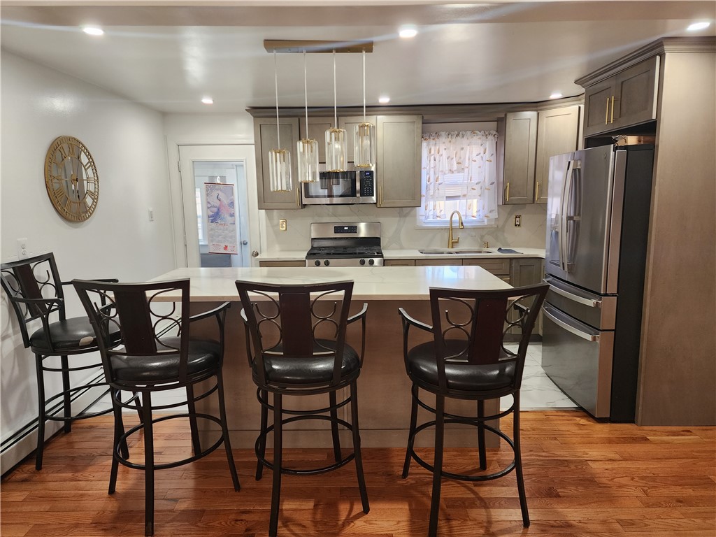 6 Douglas Street Cranston, RI 02910 - Photo 9 of 30