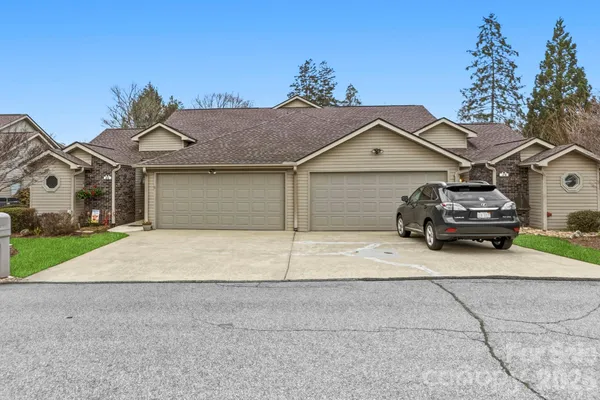 $435,000 | 21 Tisha Lane, Hendersonville, NC 28739