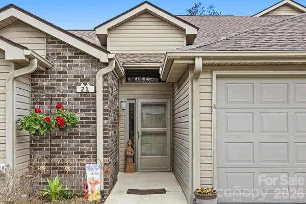 $435,000 | 21 Tisha Lane, Hendersonville, NC 28739