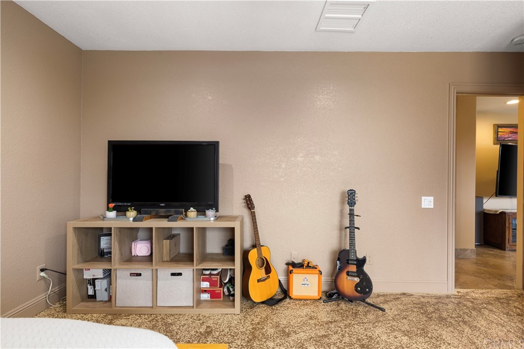 60467 Natoma Trail Joshua Tree, CA 92252 - Photo 35 of 63 a view of a room with gym equipment
