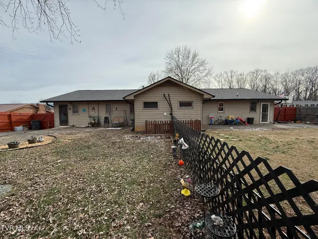 $339,900 | 216 Willow Street, Unit 27, Mount Carmel, TN 37645