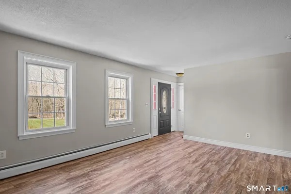 $495,000 | 431 Hartford Road, Brooklyn, CT 06234