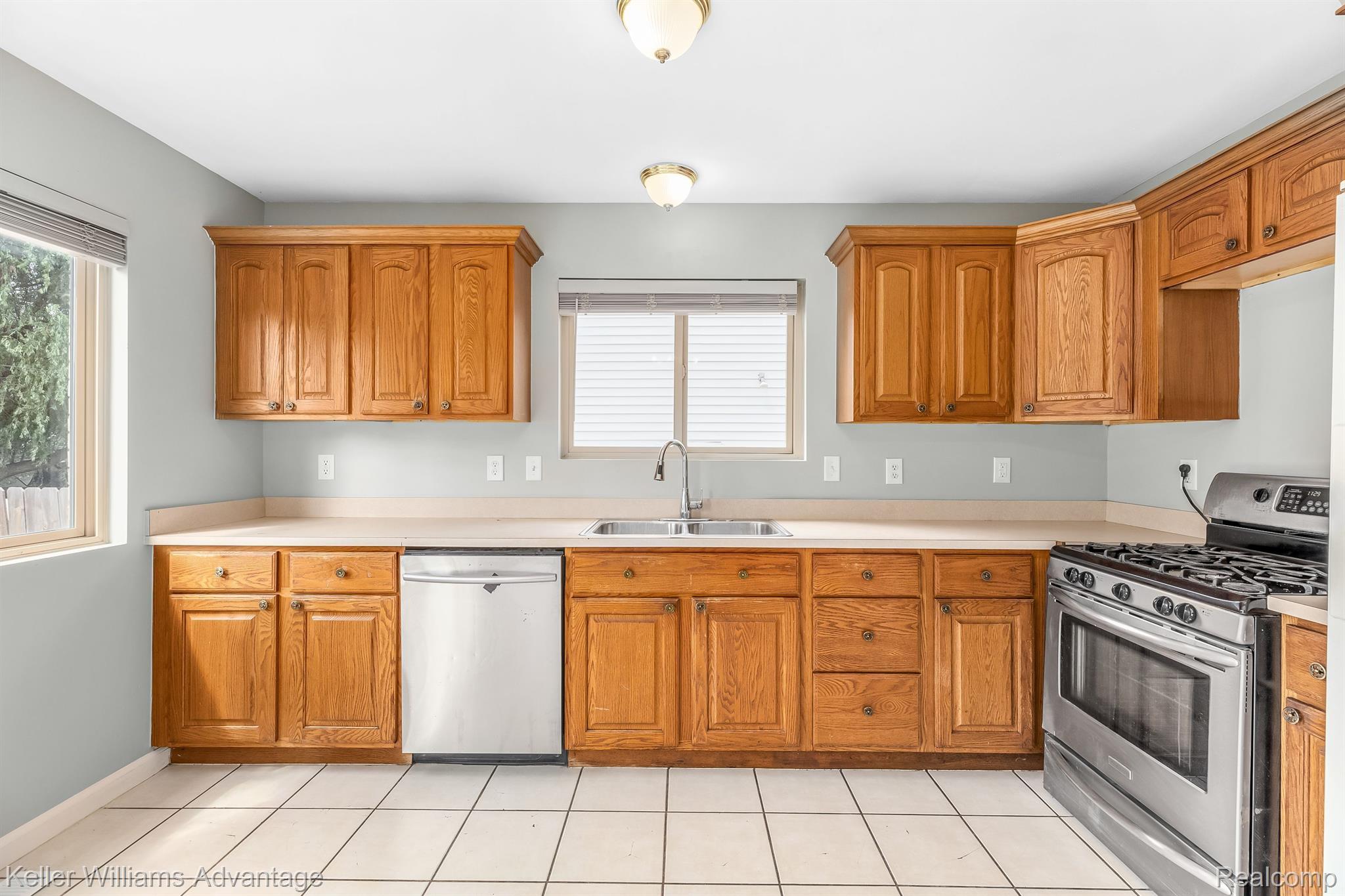 8040 Stephens Road Warren, MI 48089 - Photo 13 of 26 Gallery Image 13