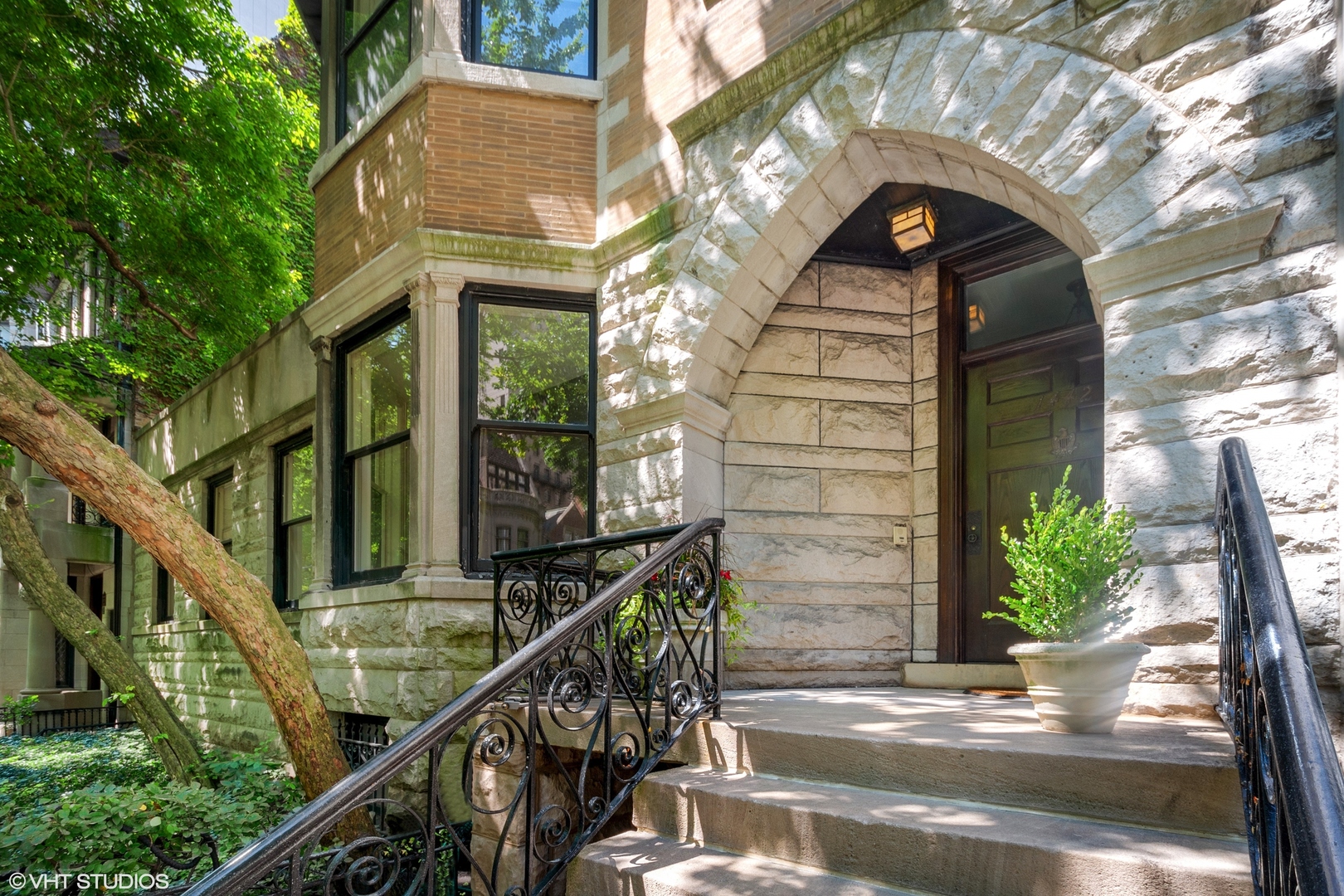 1442 North Astor Street Chicago, IL 60610 - Photo 4 of 55