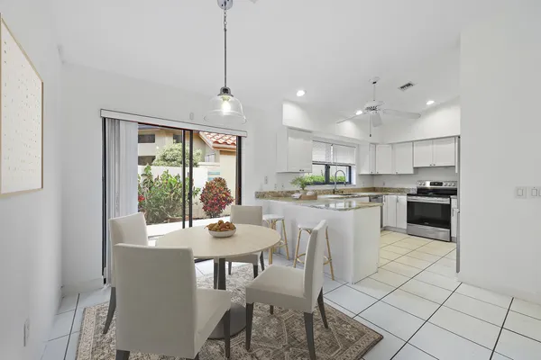 $2,800 | 2735 Southwest Mariposa Circle, Palm City, FL 34990