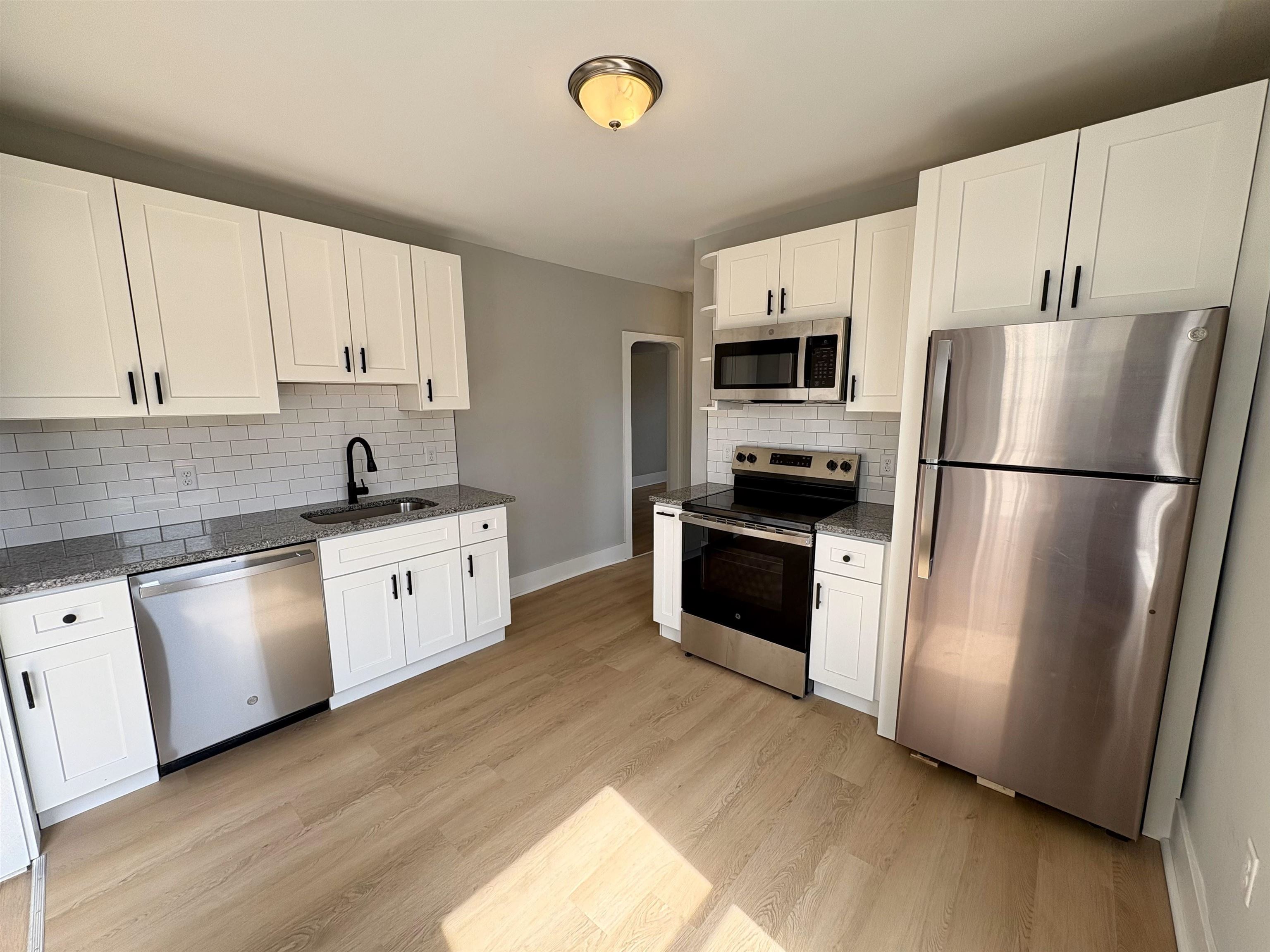 160 Front Street Exeter, NH 03833 - Photo 6 of 25