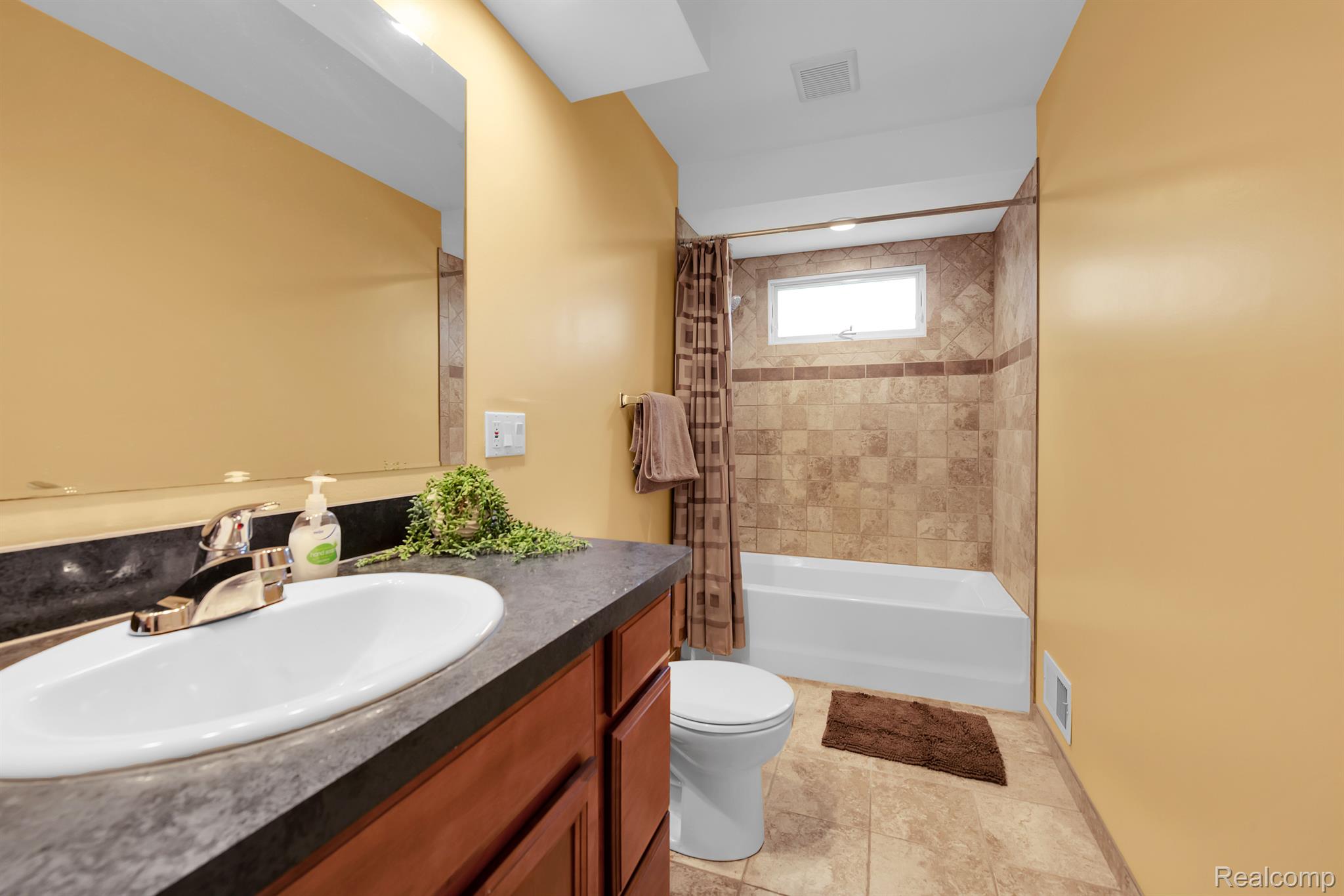 3823 Rohr Road Lake Orion, MI 48359 - Photo 11 of 18 Gallery Image 11
