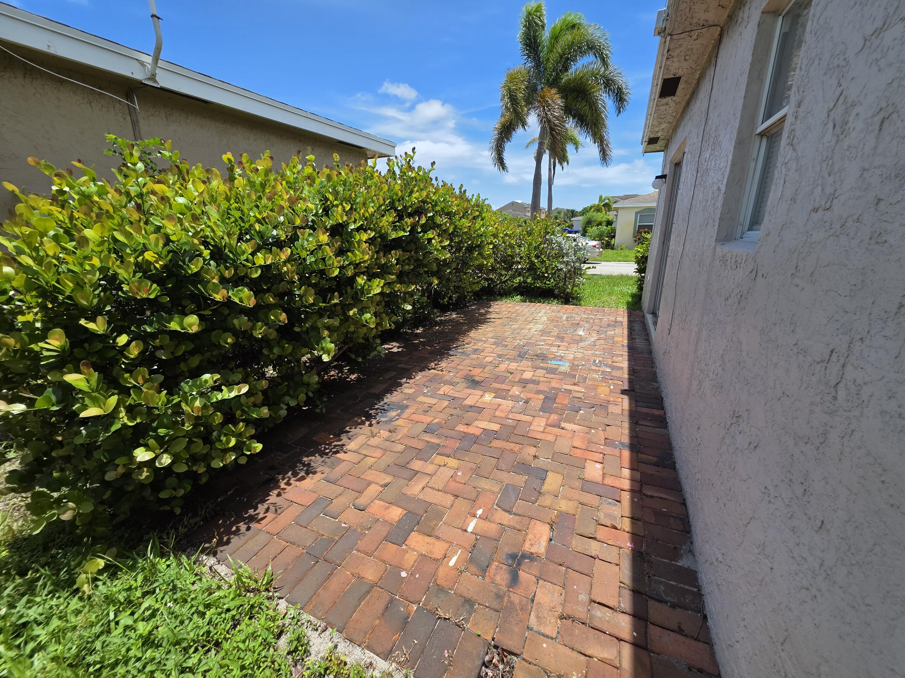 569 East Ridge Circle North Boynton Beach, FL 33435 - Photo 22 of 25 9