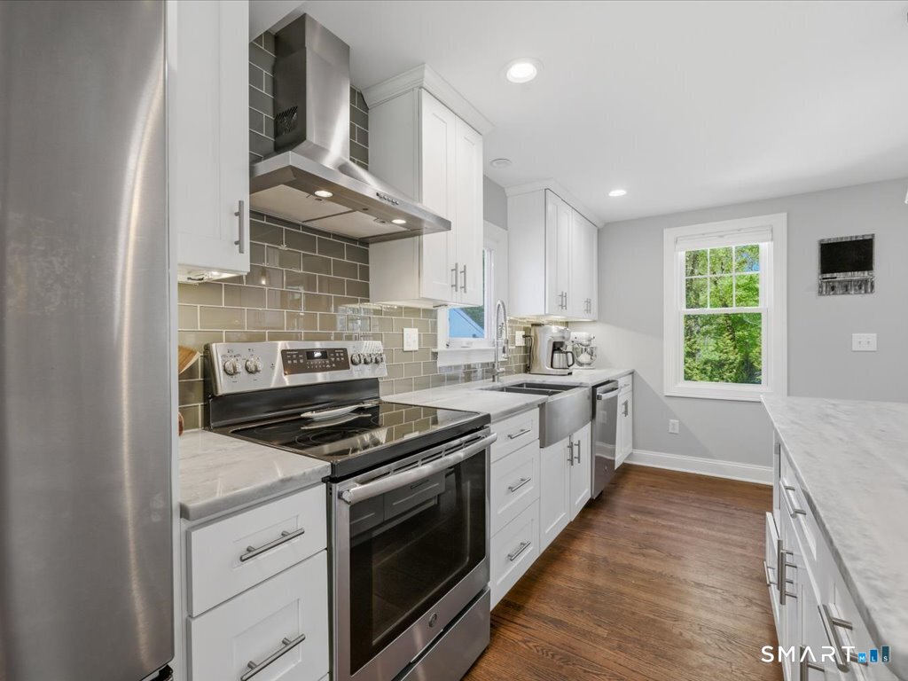 131 Oronoque Road Milford, CT 06461 - Photo 13 of 40