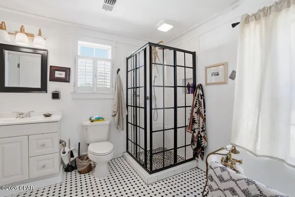 $449,900 | 130 Coach Wagoner Street, Apalachicola, FL 32320