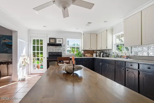 $449,900 | 130 Coach Wagoner Street, Apalachicola, FL 32320