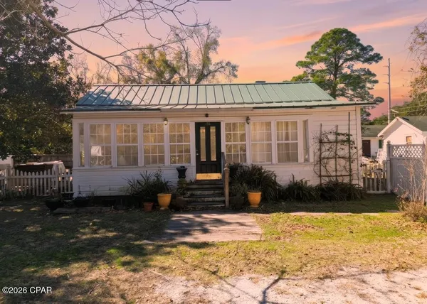 $449,900 | 130 Coach Wagoner Street, Apalachicola, FL 32320