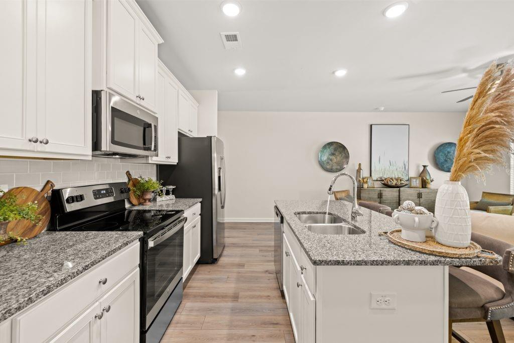 6386 Sundowner Place Atlanta, GA 30331 - Photo 7 of 17