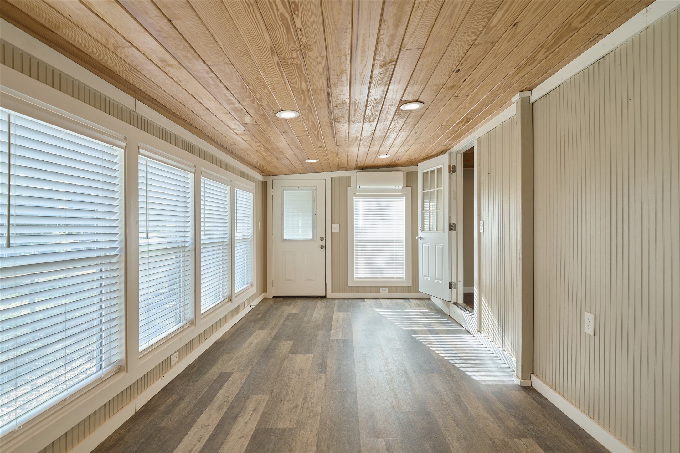 17381 FM 1484 Road Conroe, TX 77303 - Photo 24 of 37 a view of entryway with wooden floor