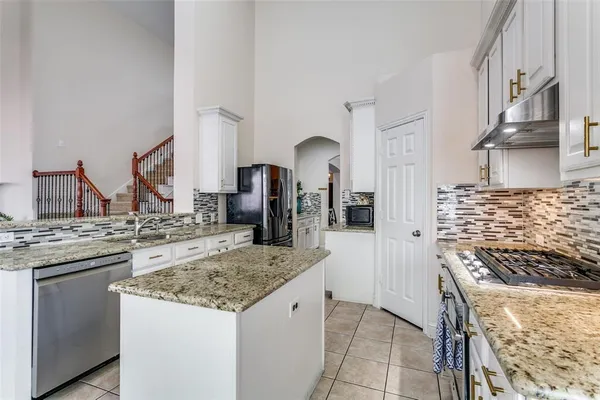 $685,000 | 1201 Valley Vista Drive, Irving, TX 75063