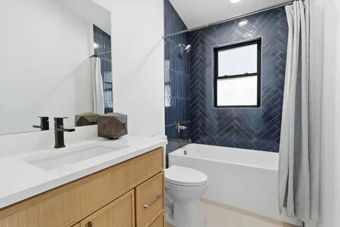 $1,399,000 | 2044 West Superior Street, Chicago, IL 60612