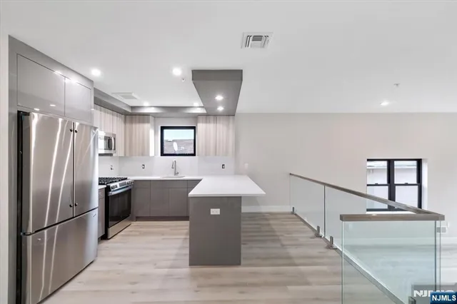 $3,295 | 524 64th Street, Unit 3, West New York, NJ 07093