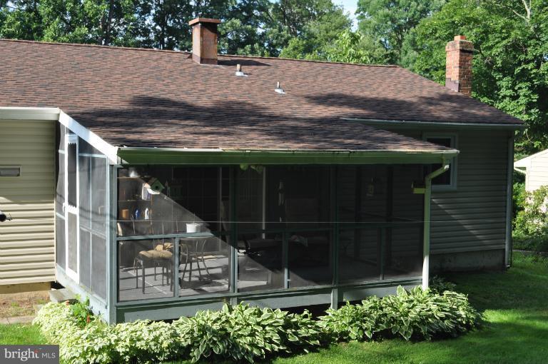 Exterior (Rear)