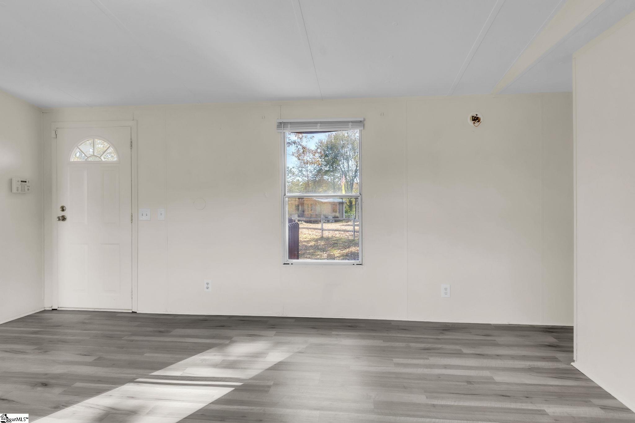 441 Spring Road Anderson, SC 29625 - Photo 3 of 29