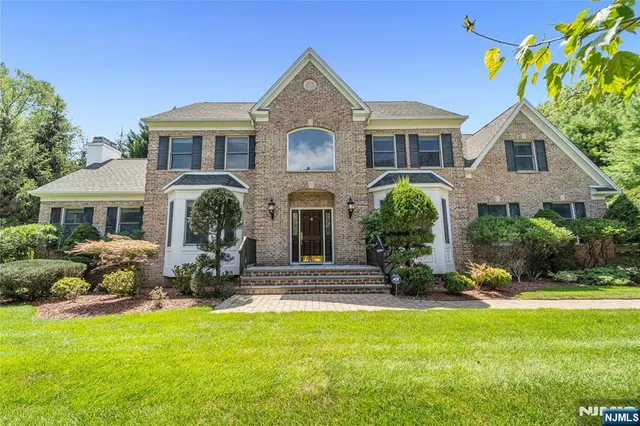 $1,399,000 | 4 Michelle Court, Harrington Park, NJ 07640