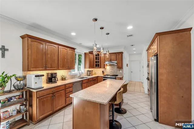 $1,399,000 | 4 Michelle Court, Harrington Park, NJ 07640