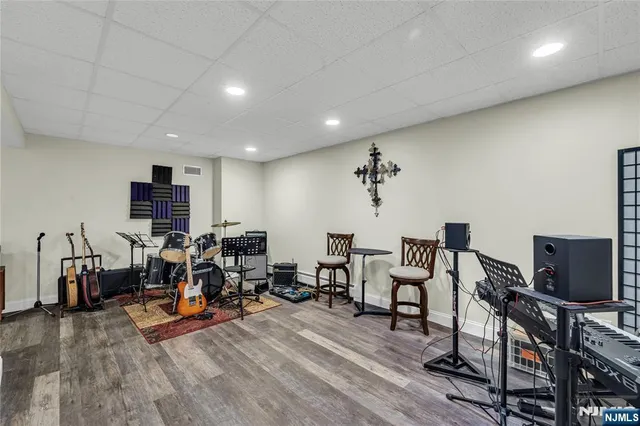 $1,399,000 | 4 Michelle Court, Harrington Park, NJ 07640