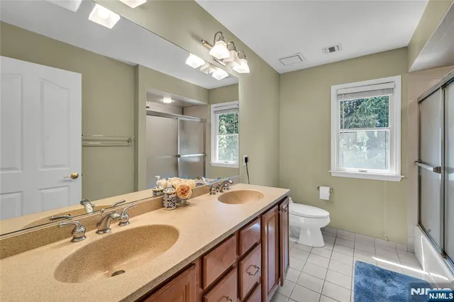 $1,399,000 | 4 Michelle Court, Harrington Park, NJ 07640