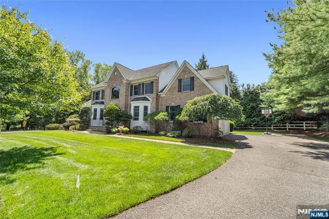 $1,399,000 | 4 Michelle Court, Harrington Park, NJ 07640