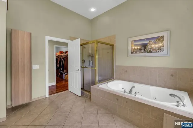 $1,399,000 | 4 Michelle Court, Harrington Park, NJ 07640