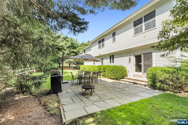 $1,399,000 | 4 Michelle Court, Harrington Park, NJ 07640