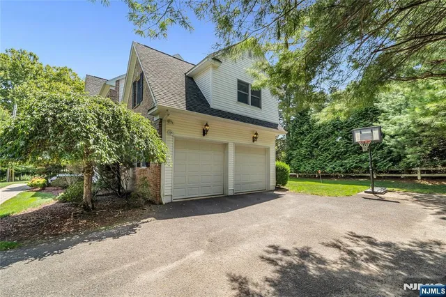 $1,399,000 | 4 Michelle Court, Harrington Park, NJ 07640