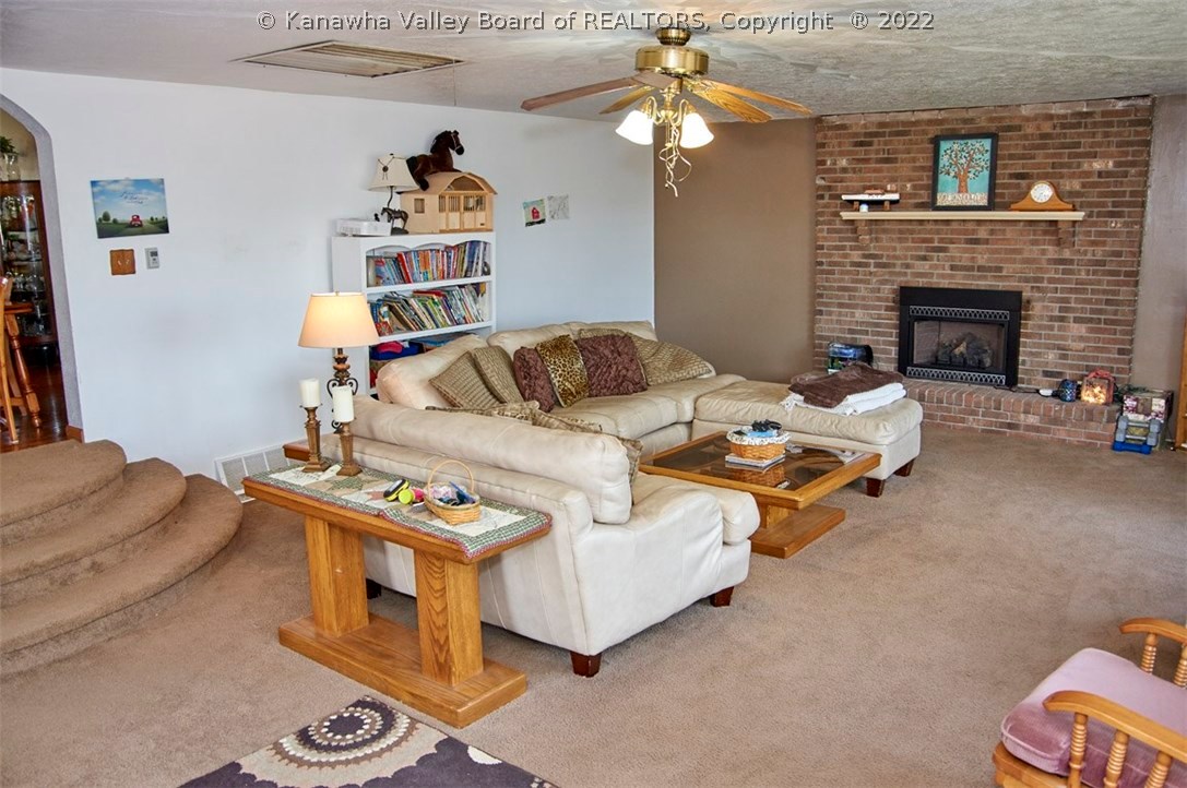 229 Buff Creek Road Hurricane, WV 25526 - Photo 3 of 27 Gallery Image 3