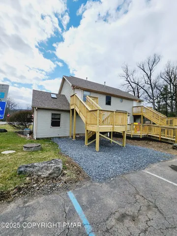 $1,100 | 1811 State Route 611, Unit 203, Mount Pocono, PA 18344