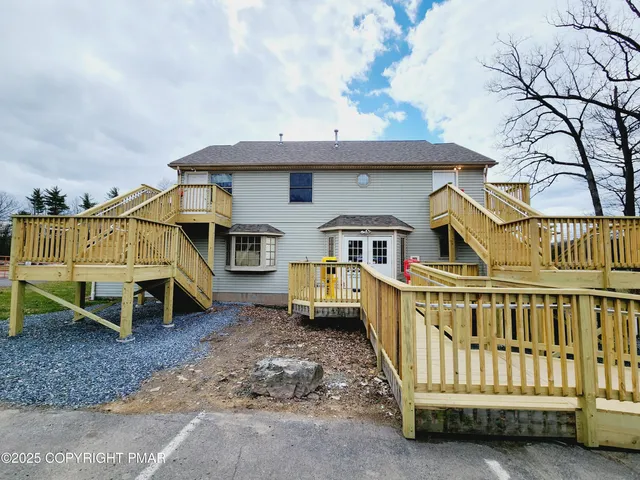 $1,100 | 1811 State Route 611, Unit 203, Mount Pocono, PA 18344