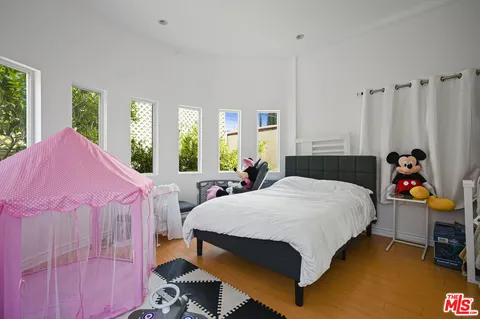 $10,995 | 232 South Crescent Drive, Beverly Hills, CA 90212