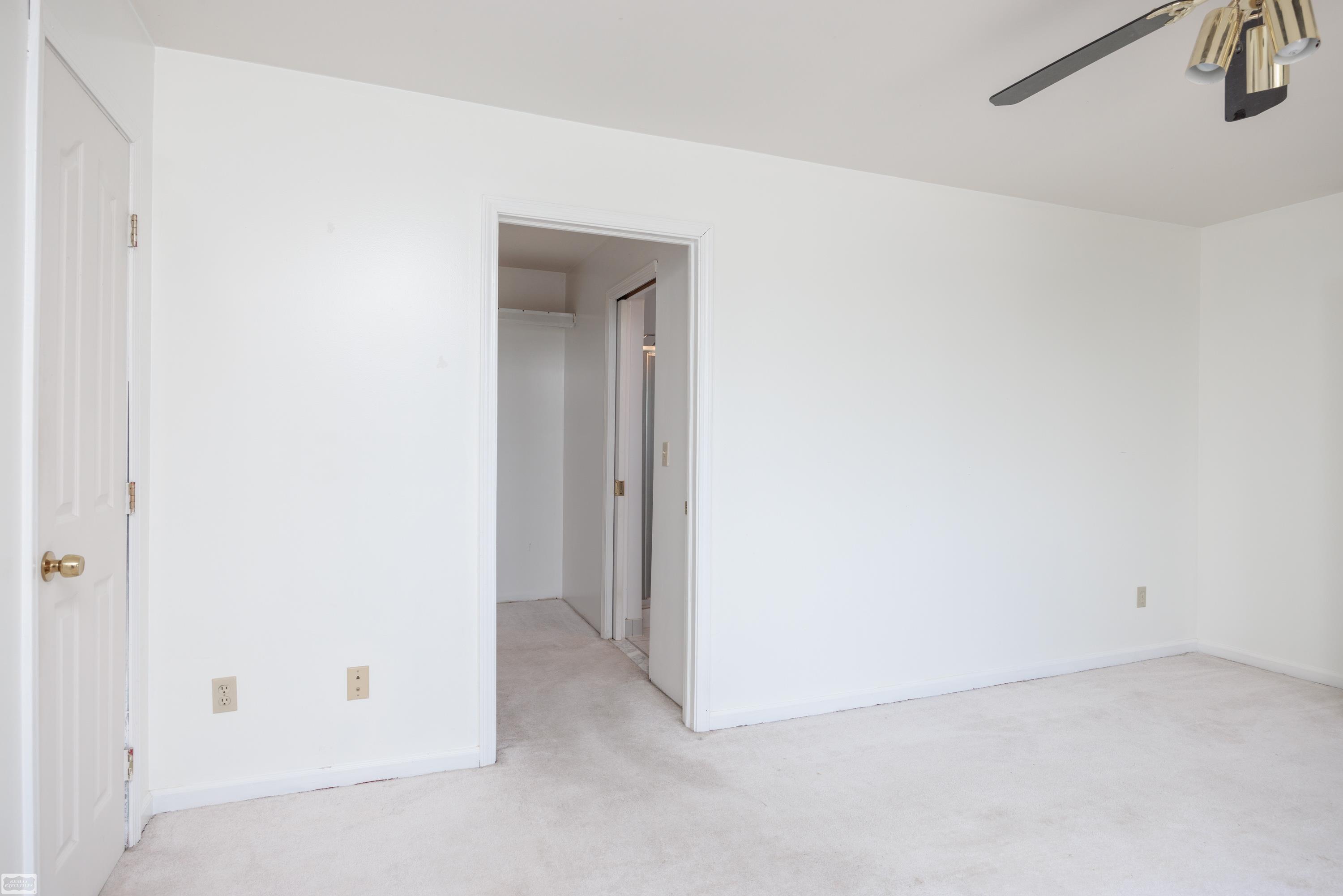 23251 McPhall Road Armada, MI 48005 - Photo 16 of 39 50118336-15.JPG