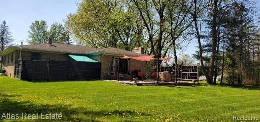 5276 Elms Road Flushing, MI 48433 - Photo 3 of 21 Back