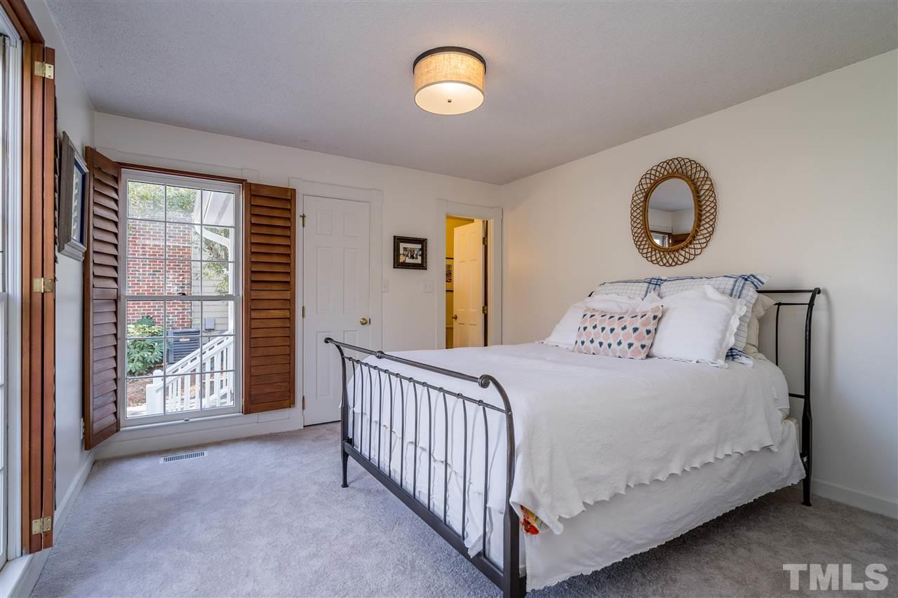 2220 Oxford Road Raleigh, NC 27608 - Photo 16 of 29