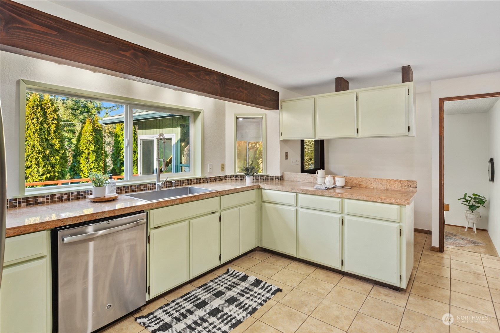4900 Northeast Lincoln Road Poulsbo, WA 98370 - Photo 15 of 40 Gallery Image 15