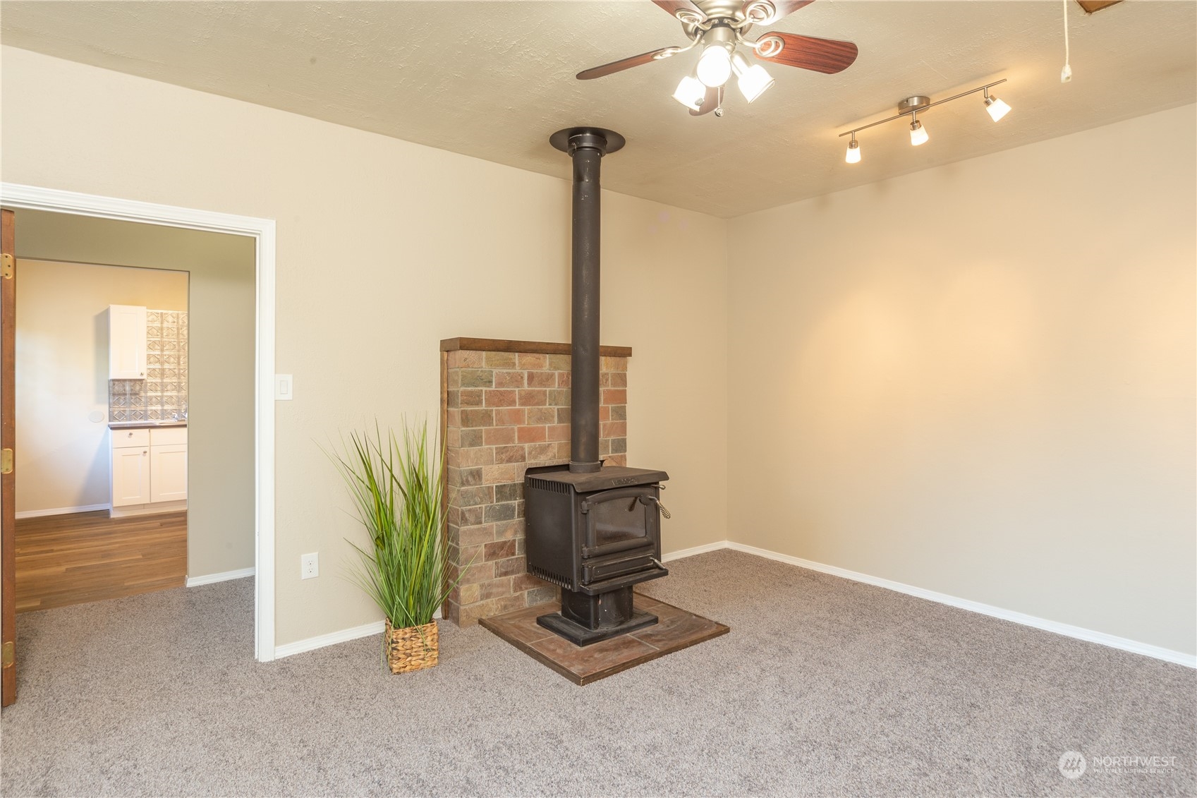 4900 Northeast Lincoln Road Poulsbo, WA 98370 - Photo 33 of 40 Gallery Image 33
