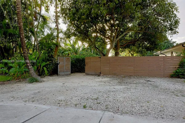 $7,500 | 10804 Northwest 2nd Avenue, Miami Shores, FL 33168