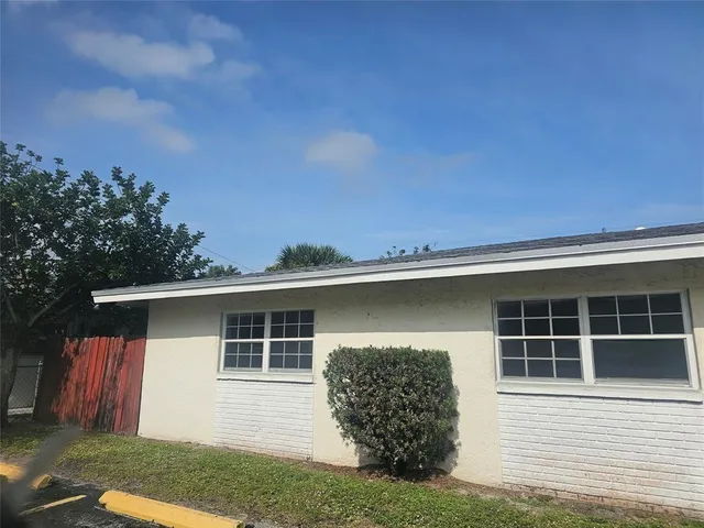 $1,900 | 5217-5223 Northwest 18th Court, Lauderhill, FL 33313