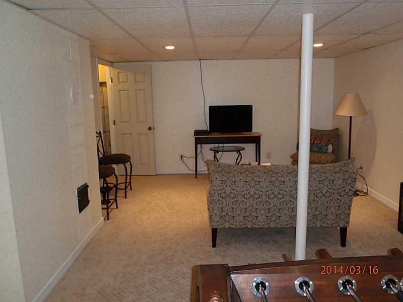 721 Main Street Readfield, ME 04355 - Photo 23 of 29 Den/Family/Great Room.