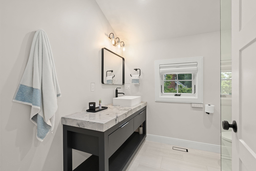 8 Bates Court Dedham, MA 02026 - Photo 34 of 41