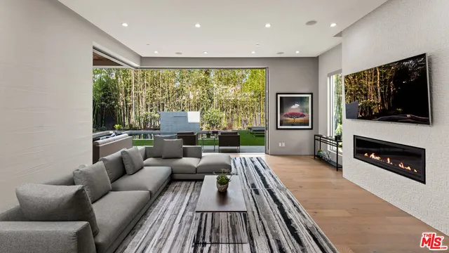 $24,000 | 6617 Lindenhurst Avenue, Los Angeles, CA 90048