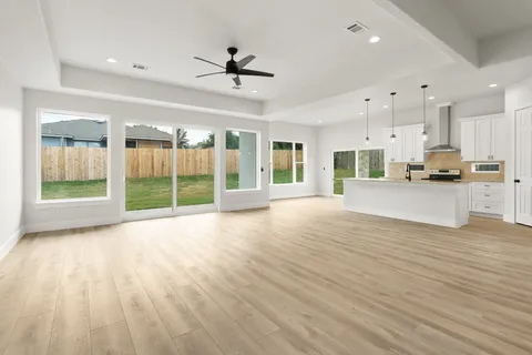 $528,000 | 20405 Sunset Strip, Lago Vista, TX 78645